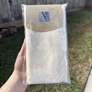 Newbridge Barcelona Luxury Damask Square (Set of 4 Napkins), Antique White